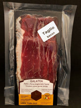 Carica l'immagine nel visualizzatore di Gallery, PETTO D'OCA AFFUMICATO TAGLIO BACON affettato (MORBIDA)